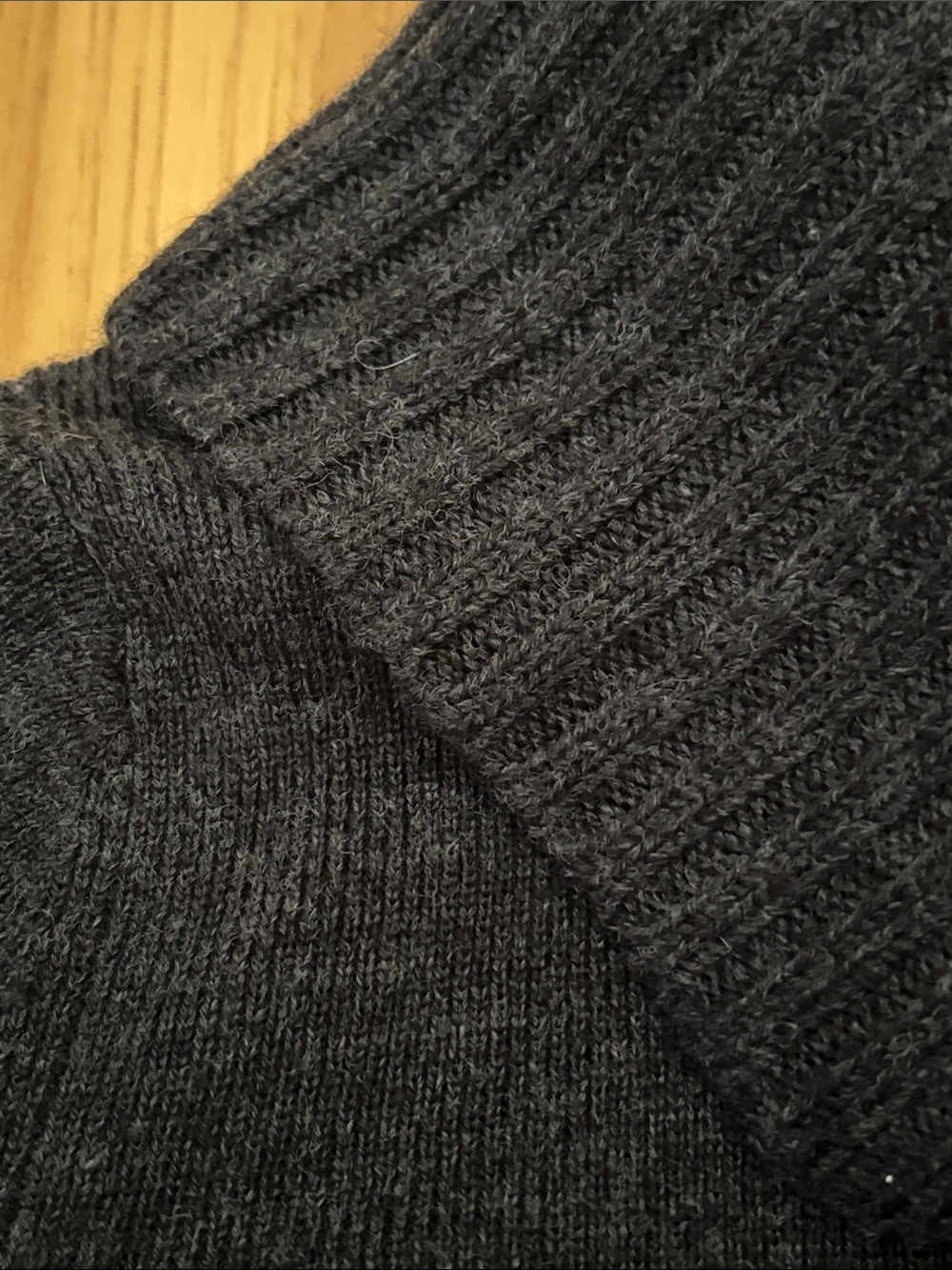 TWEEDS VTG Charcoal Gray Italian Merino Wool Cowl Neck Button Cuff Sweater M - Picture 3 of 6